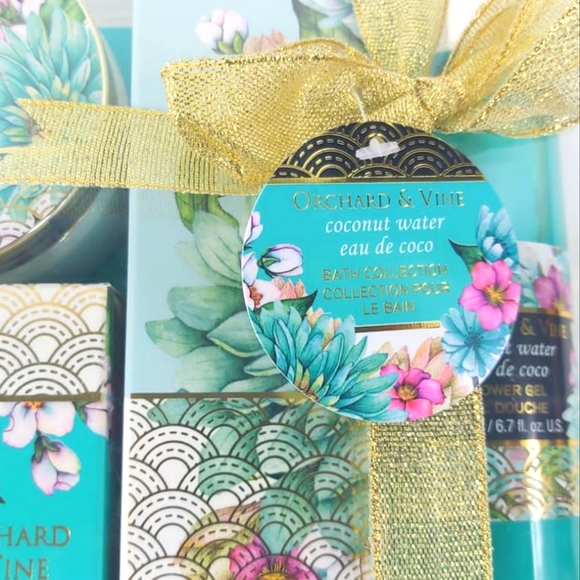 Orchard & Vine Bath Gift Set - Picture 5 of 5